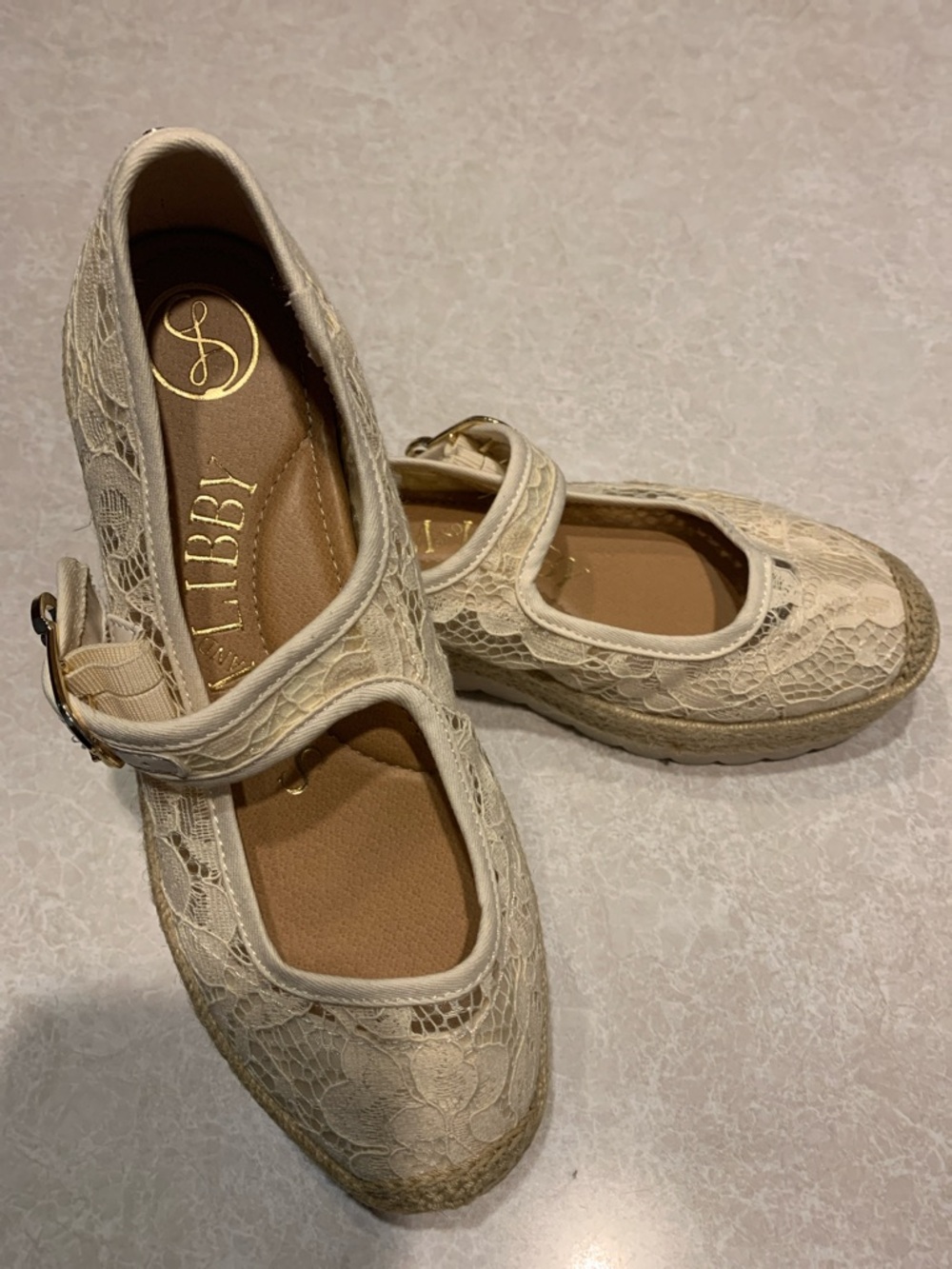 Sam & Libby Cream Lace Mary Jane buckle shoe Size 6.5